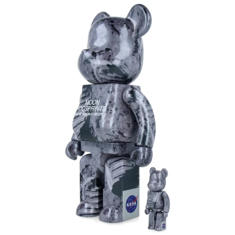 400% + 100% Bearbrick Moon Footprints
