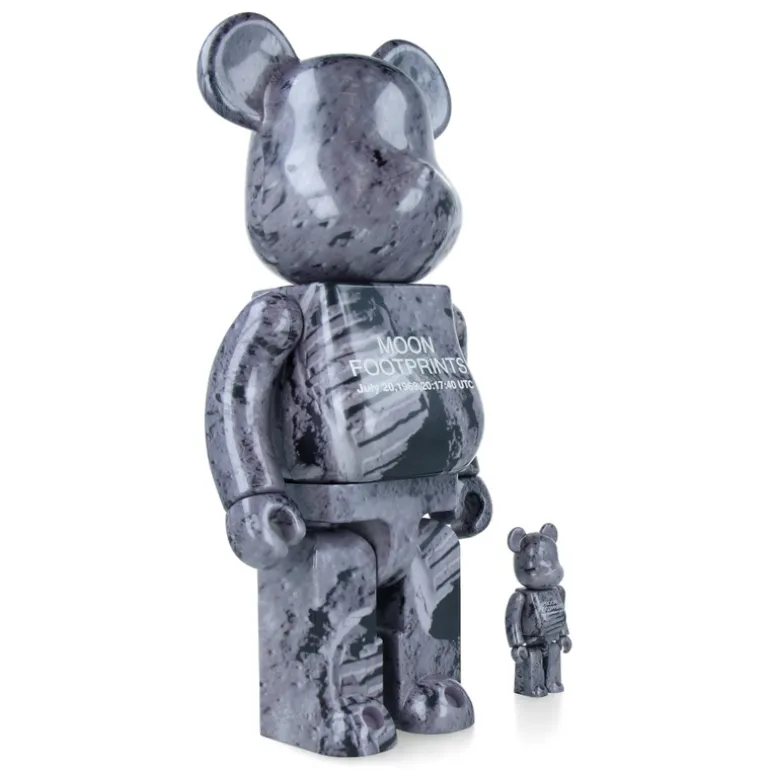 400% + 100% Bearbrick Moon Footprints