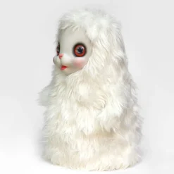 Yuki the Young Yak par Mark Ryden - White Version